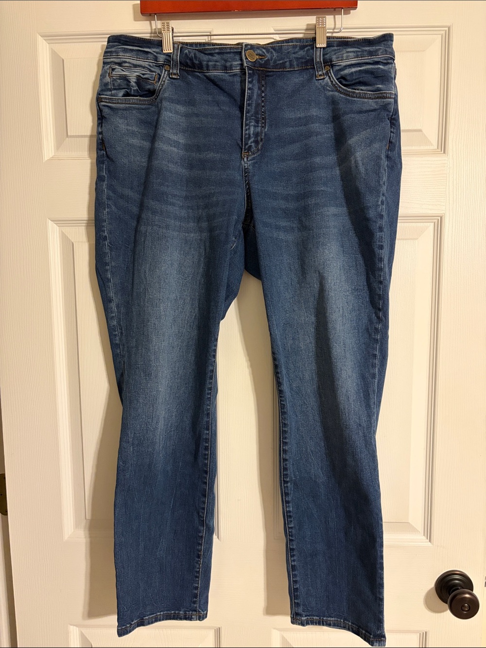 KUT from the Kloth Catherine Boyfriend Jeans Medium Wash Stretch Comfort